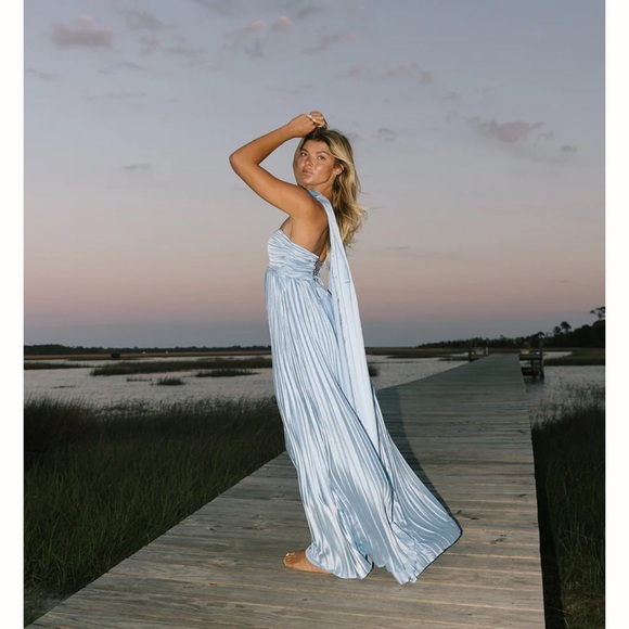Shop Fancy evening gown - Picture 1 of 4